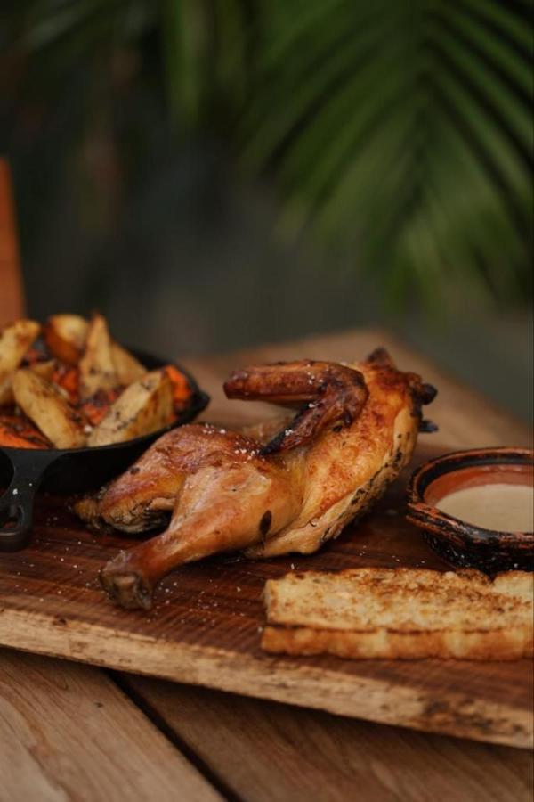 Mio Tulum Hotel Boutique Eksteriør billede A half chicken