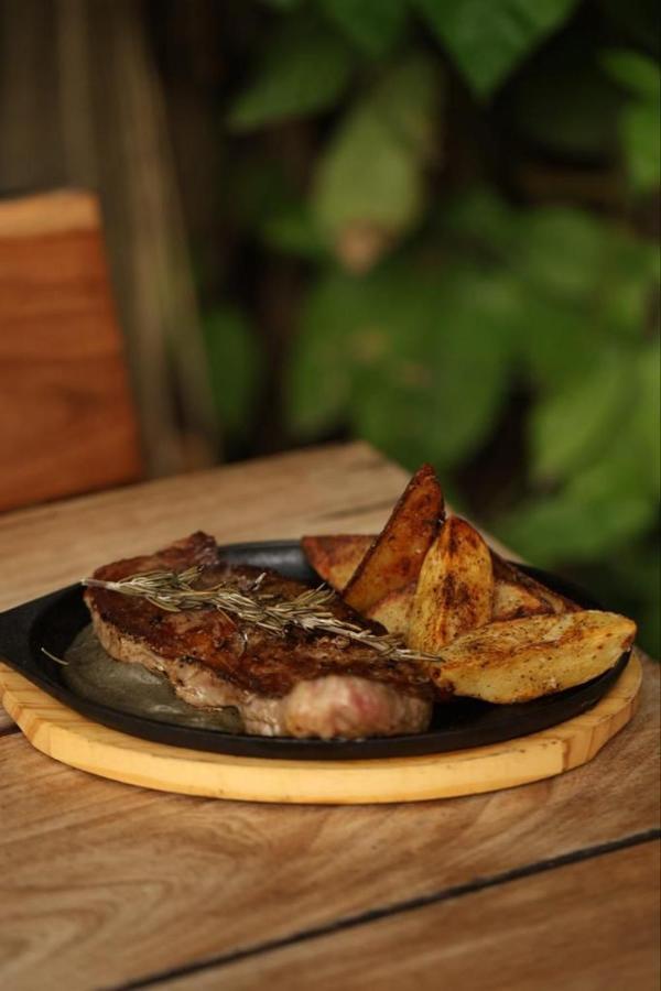 Mio Tulum Hotel Boutique Eksteriør billede A steak with potato